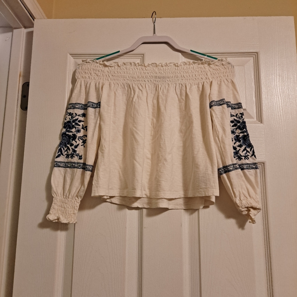 Long sleeve crop top